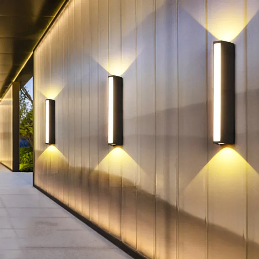 Waterdichte LED Wandlamp voor Buiten - GlowGuard, Energiezuinig en Weerbestendig, Ideaal voor Terras en Tuin