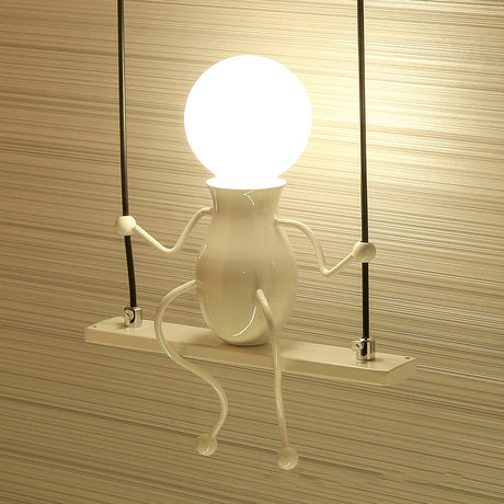 SwingDesign - Unieke Wandlamp met Schommelend Figuur, Modern en Speels Design voor Kinderkamer of Woonruimte