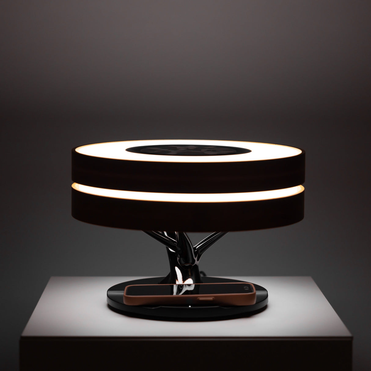 La Série Moderne Tafellamp met Speaker en Draadloze Oplader