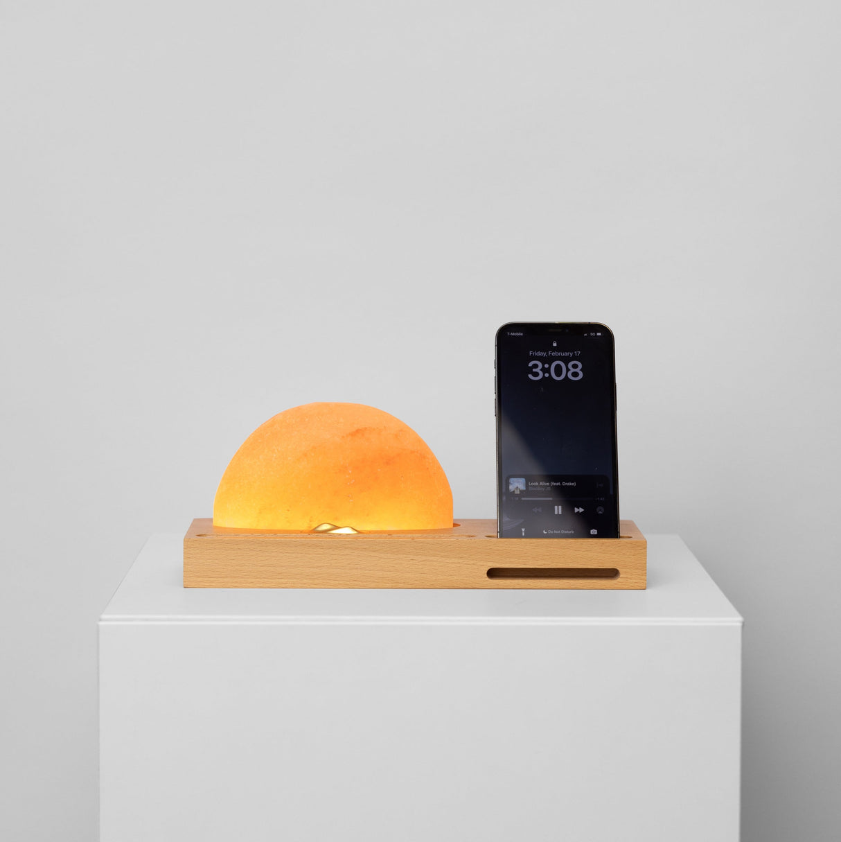 Himalayan Sunrise Zoutlamp met Draadloze Telefoonoplader