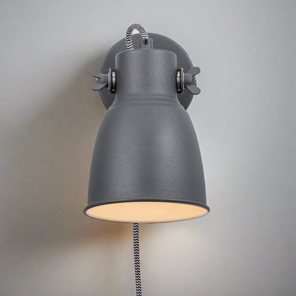 Kyra Wandlamp Verstelbaar Industrieel Design