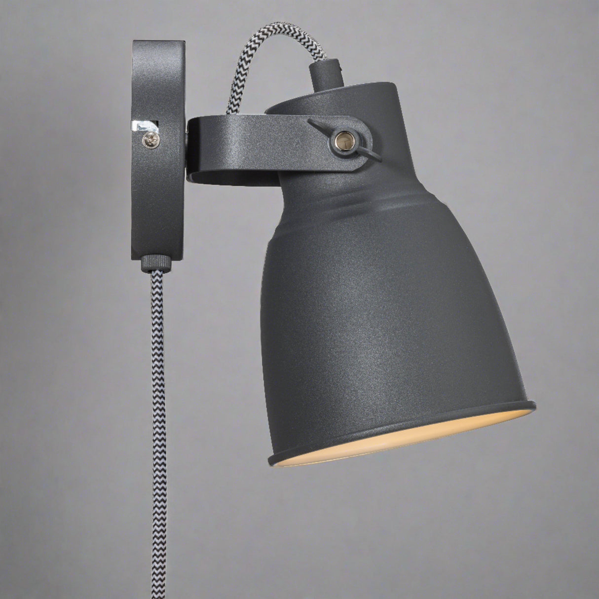 Kyra Wandlamp Verstelbaar Industrieel Design