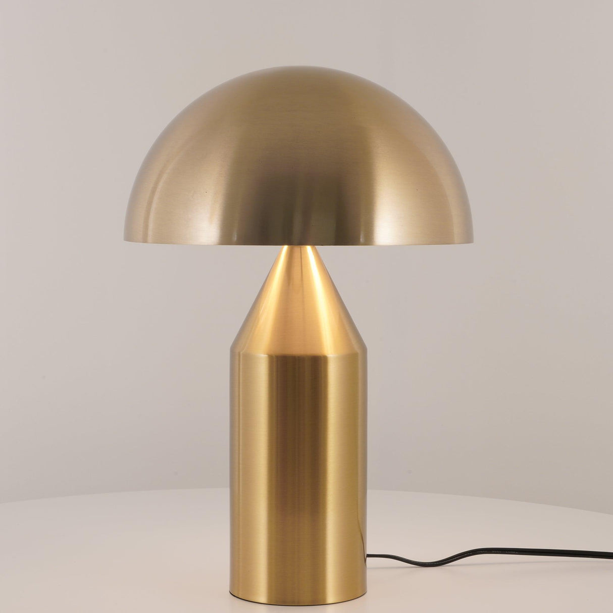 Moderne Luna Metalen Tafellamp – Stijlvolle Verlichting voor Woonkamer, Bureau of Nachtkastje