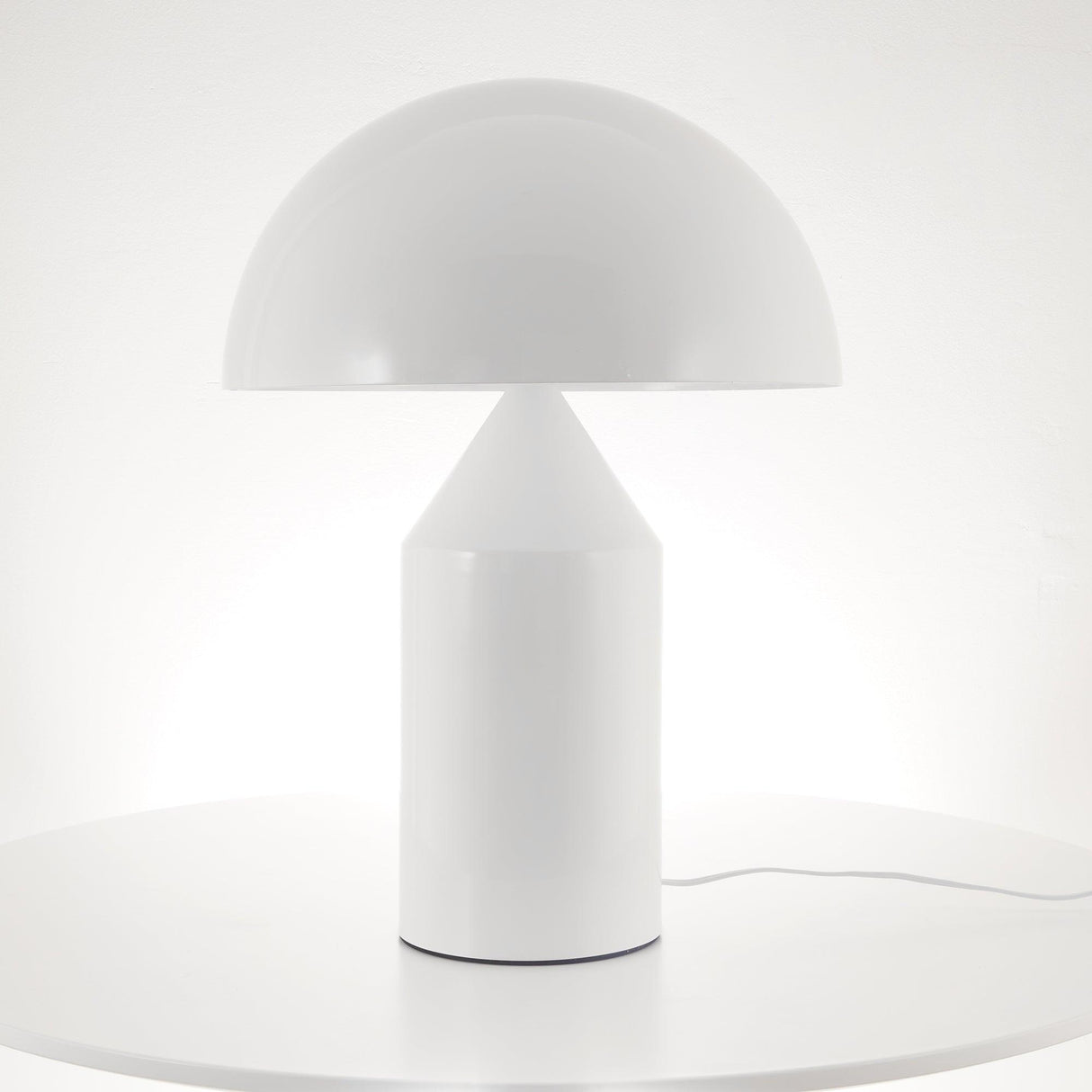 Moderne Luna Metalen Tafellamp – Stijlvolle Verlichting voor Woonkamer, Bureau of Nachtkastje