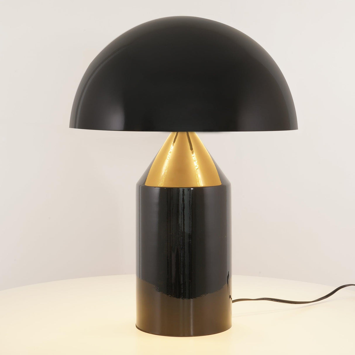 Moderne Luna Metalen Tafellamp – Stijlvolle Verlichting voor Woonkamer, Bureau of Nachtkastje