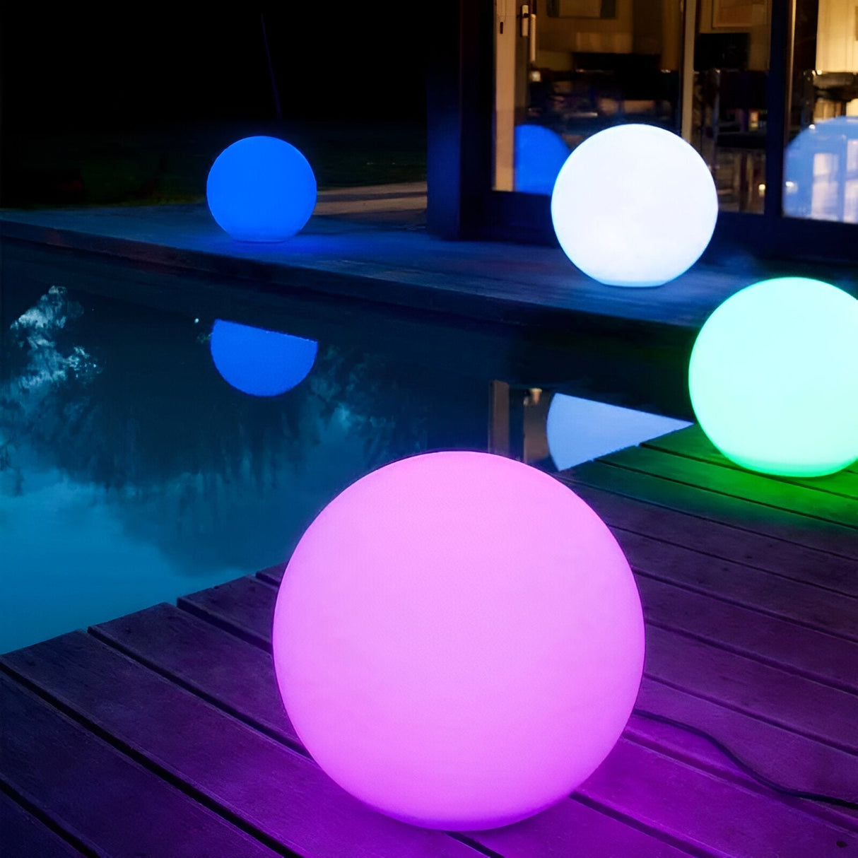 Kleurenwisselende LED Zwevende Bollen – Waterdicht en Oplaadbaar voor Buitenfeestjes en Tuindecoratie