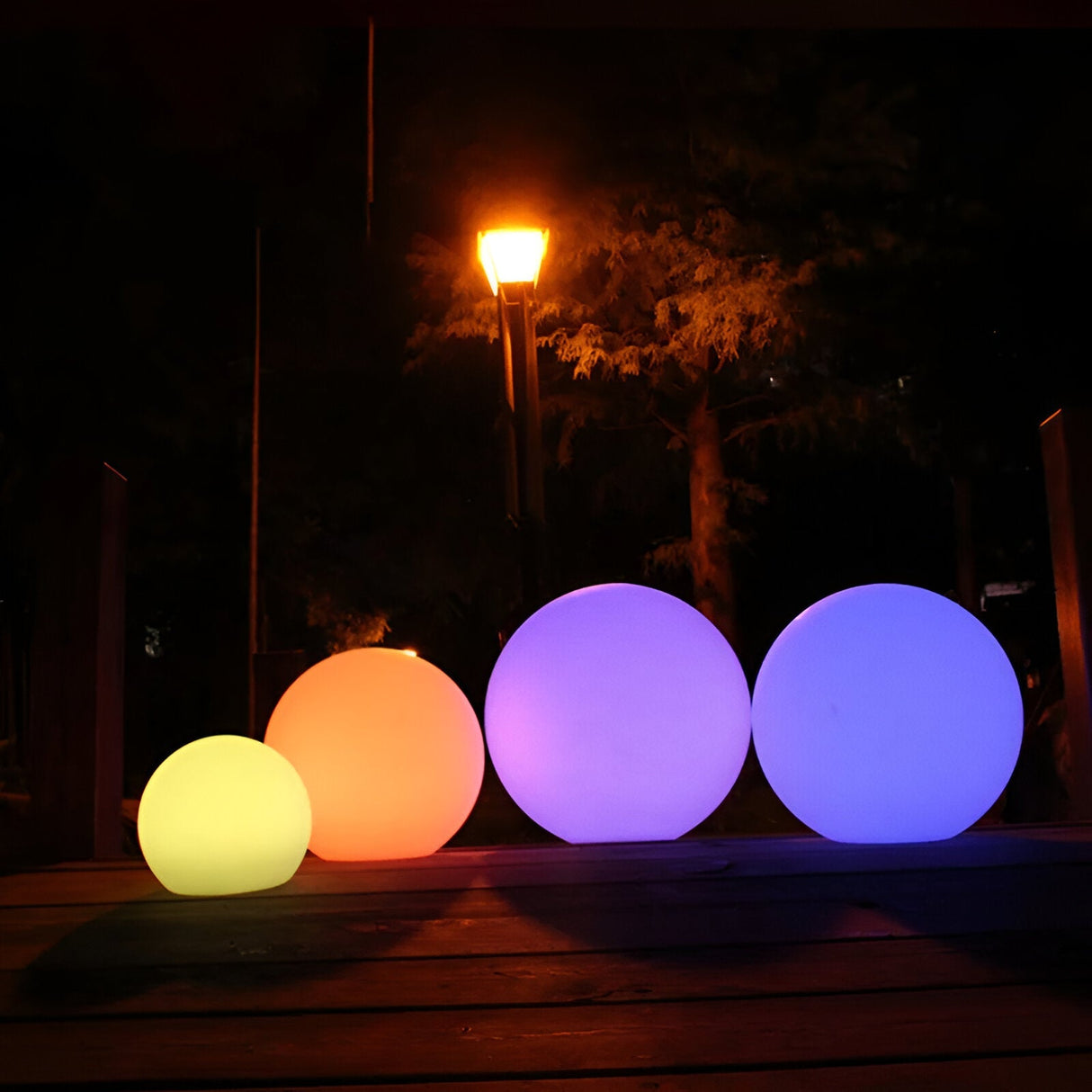 Kleurenwisselende LED Zwevende Bollen – Waterdicht en Oplaadbaar voor Buitenfeestjes en Tuindecoratie