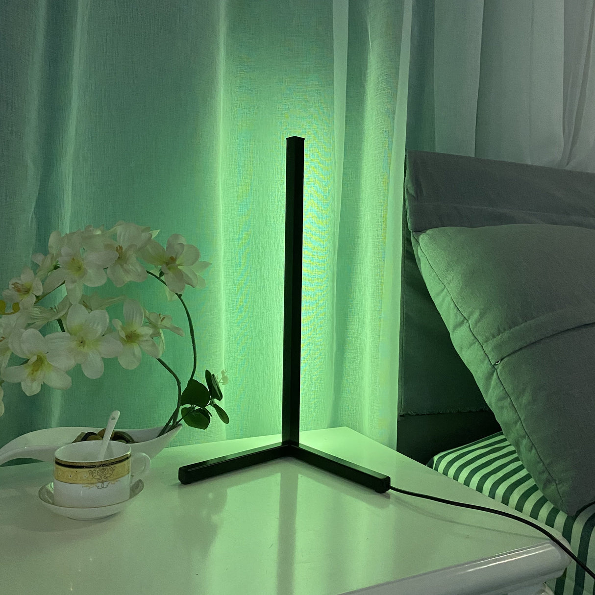 Minimalistische LED Tafellamp