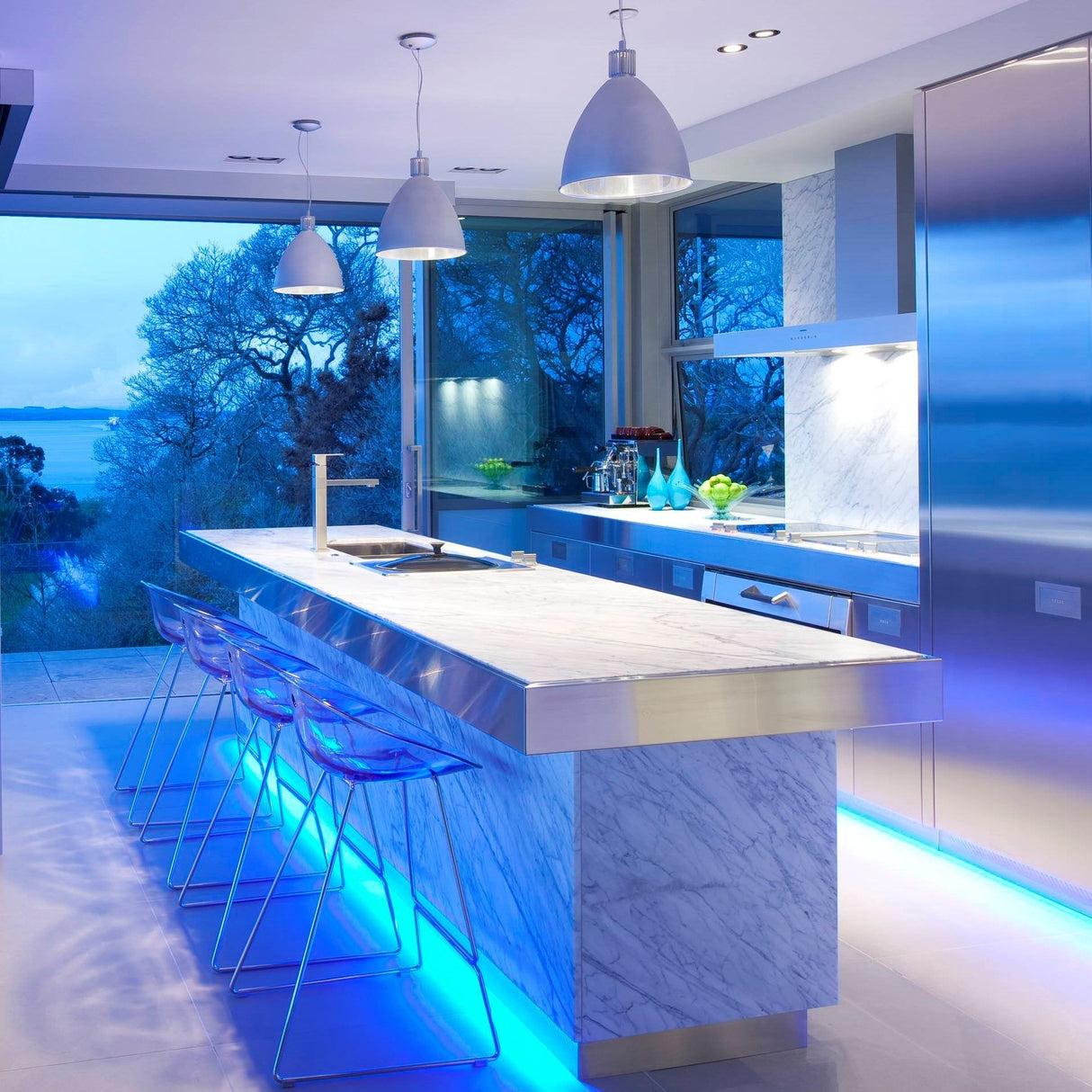 Waterdichte Kleur LED Strip – Flexibele RGB Verlichting met Afstandsbediening voor Binnen en Buiten – 5M/60 LEDs per meter