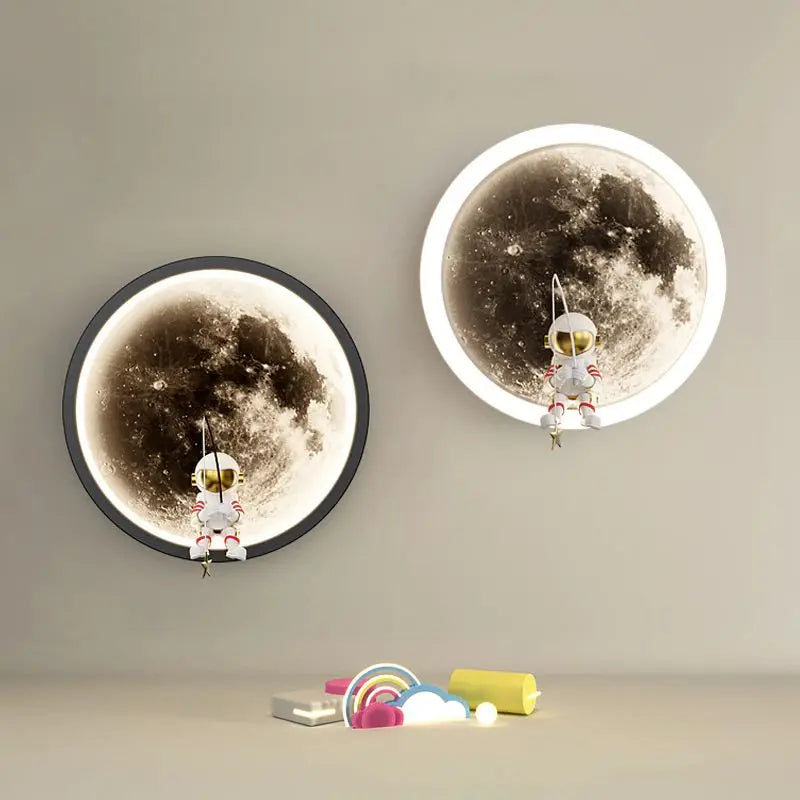 Astronaut LED Wandlamp – Maanvormige Sfeerverlichting voor Kinderkamer en Slaapkamer – Modern en Rustgevend