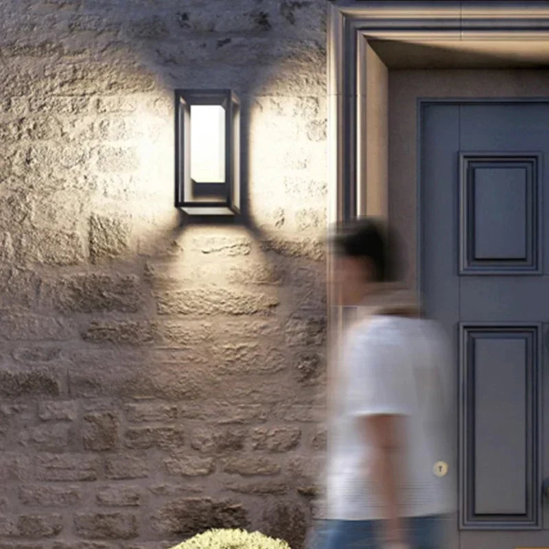 Moderne LED Wandlamp voor Buiten - LumaLine, Energiezuinig en Stijlvol, Ideaal voor Tuin en Terras