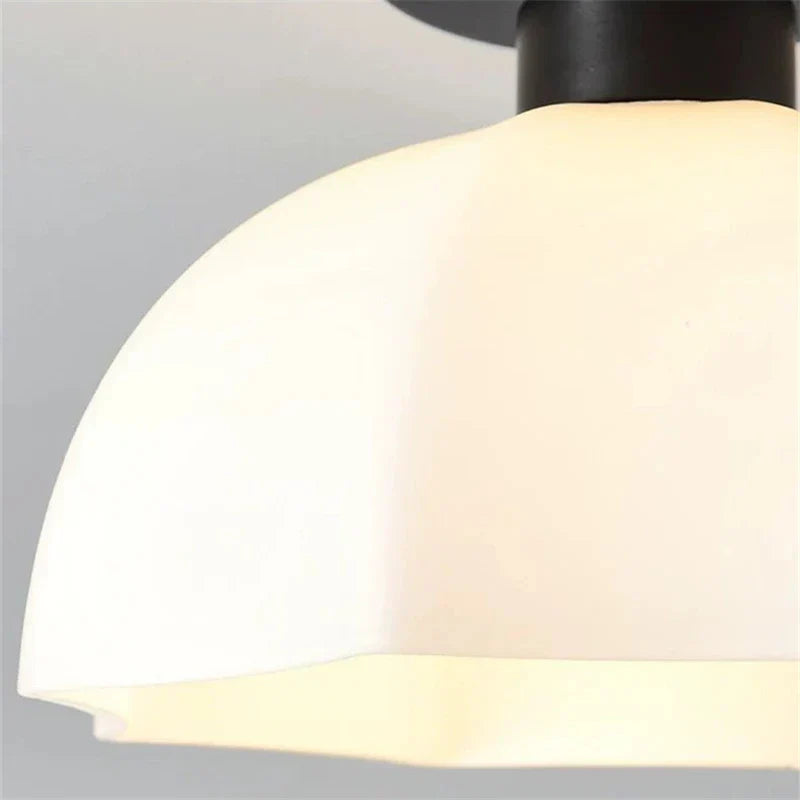BrightGleam | Stijlvolle Keramische en Glazen Hanglamp voor Moderne Interieurs