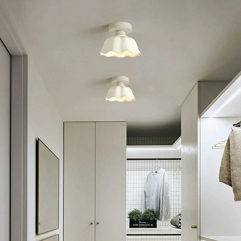 BrightGleam | Stijlvolle Keramische en Glazen Hanglamp voor Moderne Interieurs