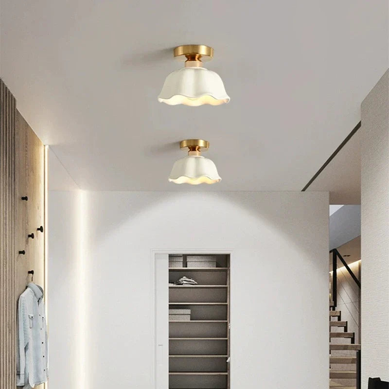 BrightGleam | Stijlvolle Keramische en Glazen Hanglamp voor Moderne Interieurs