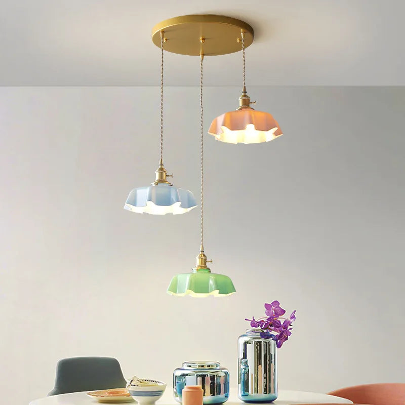 FrenchElegance - Tijdloze Messing Hanglamp met Warme Verlichting voor Klassiek Interieur