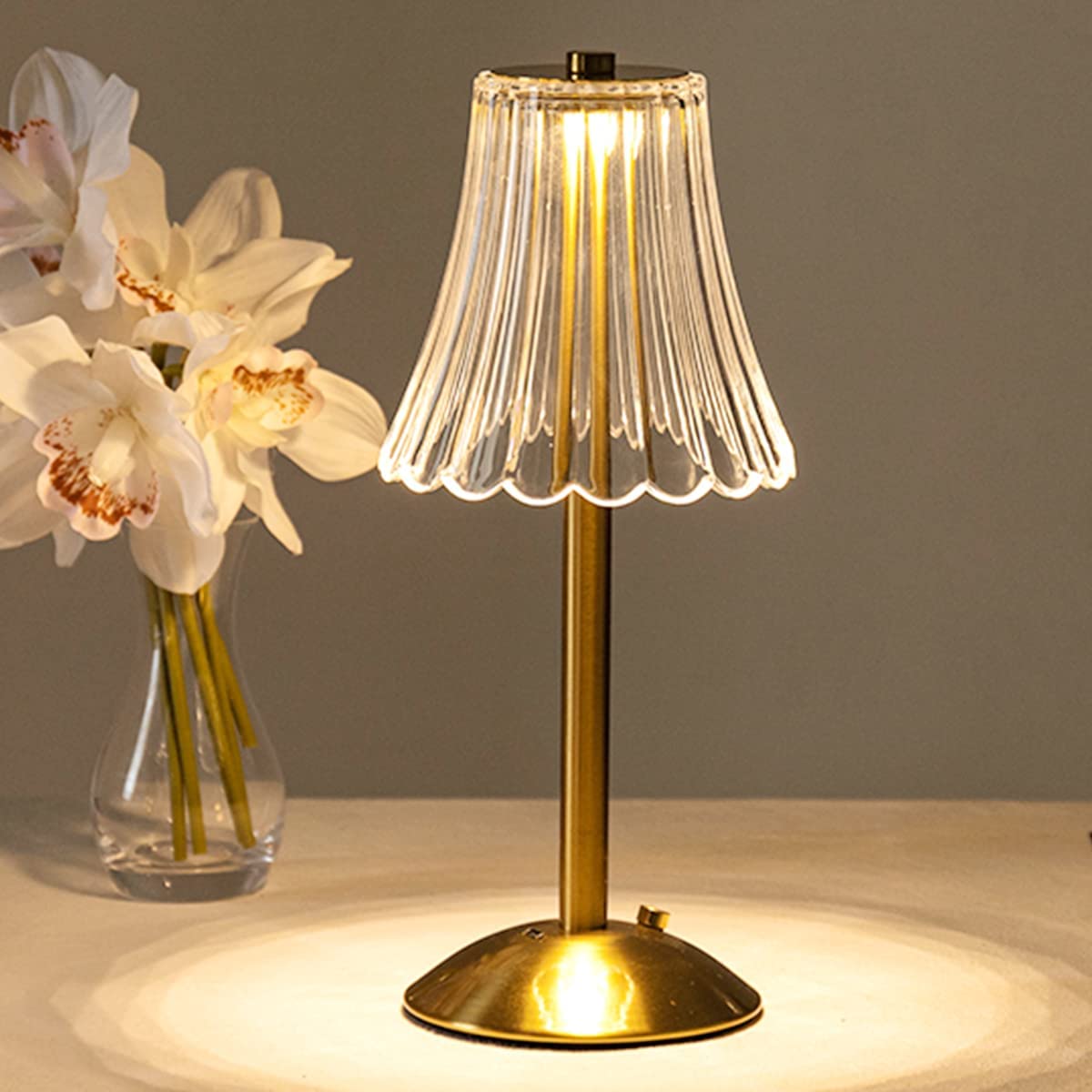 AuraLux - Luxe Gouden Kristallen Tafellamp met Touchbediening en Dimbare LED Verlichting