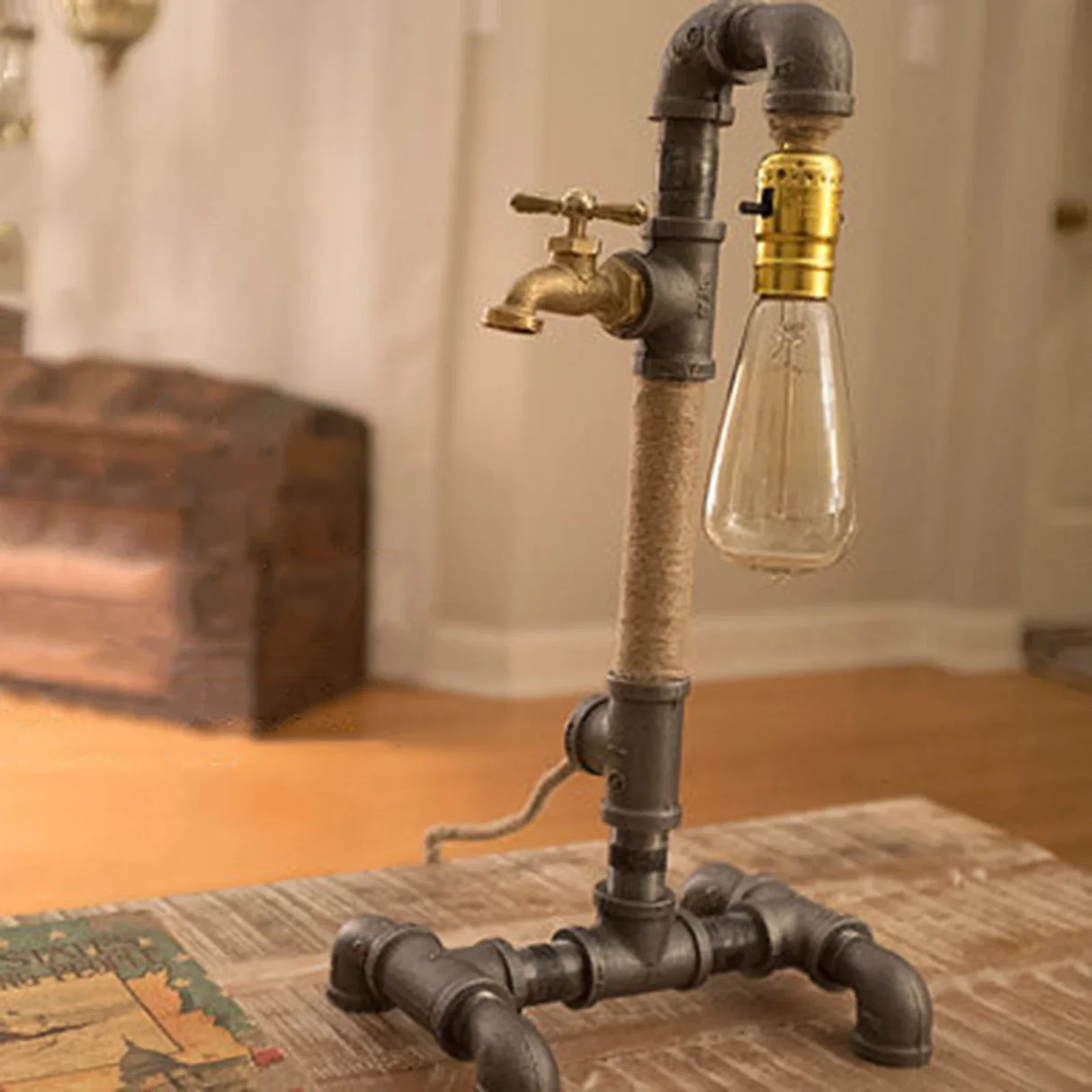 GearGlow - Steampunk Industriële Tafellamp met Verstelbare Elementen en Warm Licht