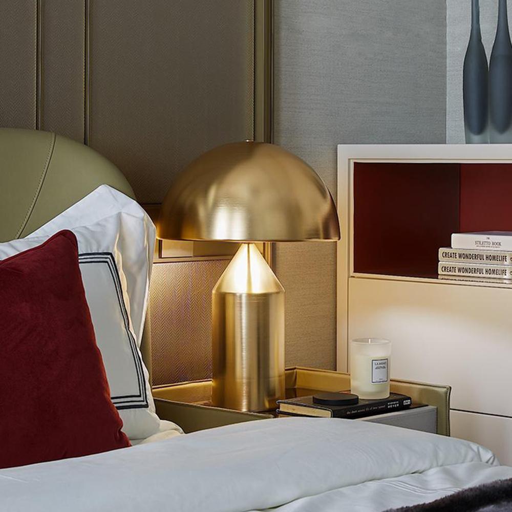 Moderne Luna Metalen Tafellamp – Stijlvolle Verlichting voor Woonkamer, Bureau of Nachtkastje