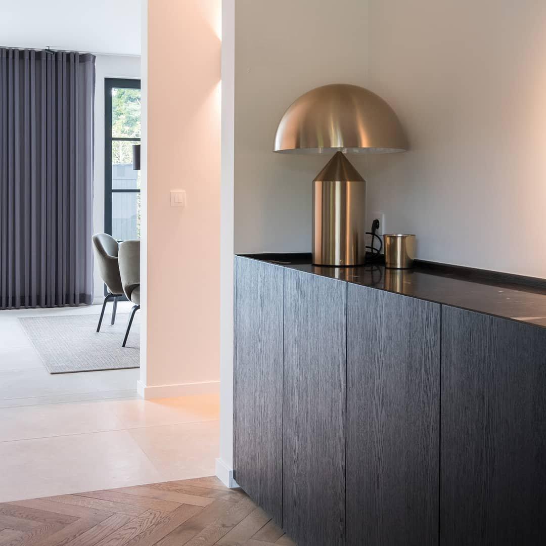 Moderne Luna Metalen Tafellamp – Stijlvolle Verlichting voor Woonkamer, Bureau of Nachtkastje