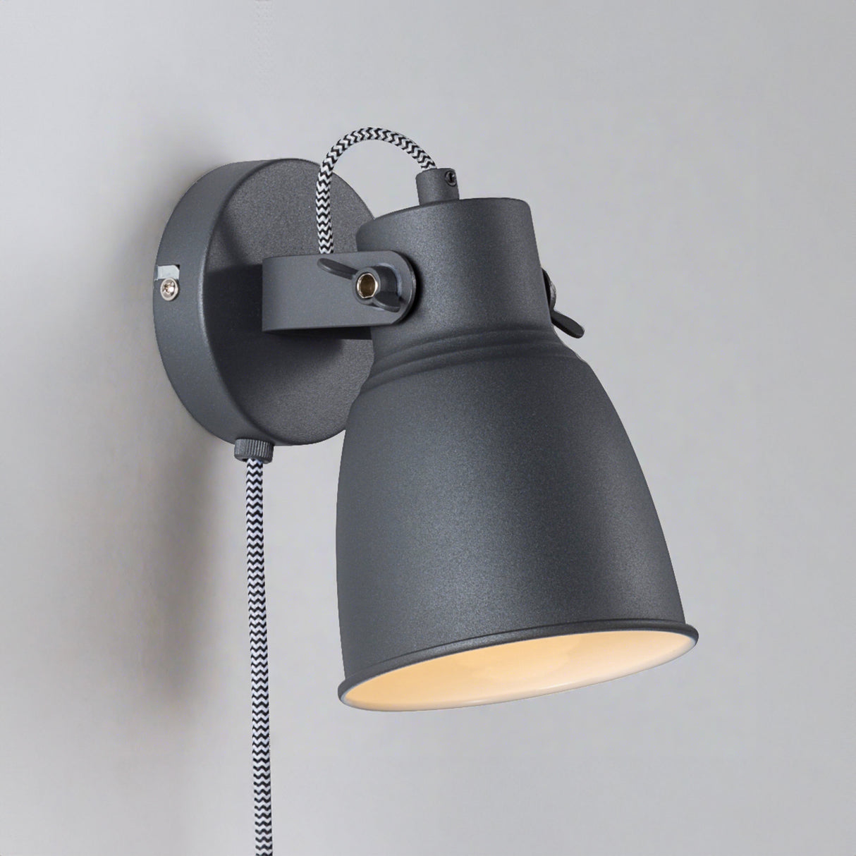 Kyra Wandlamp Verstelbaar Industrieel Design