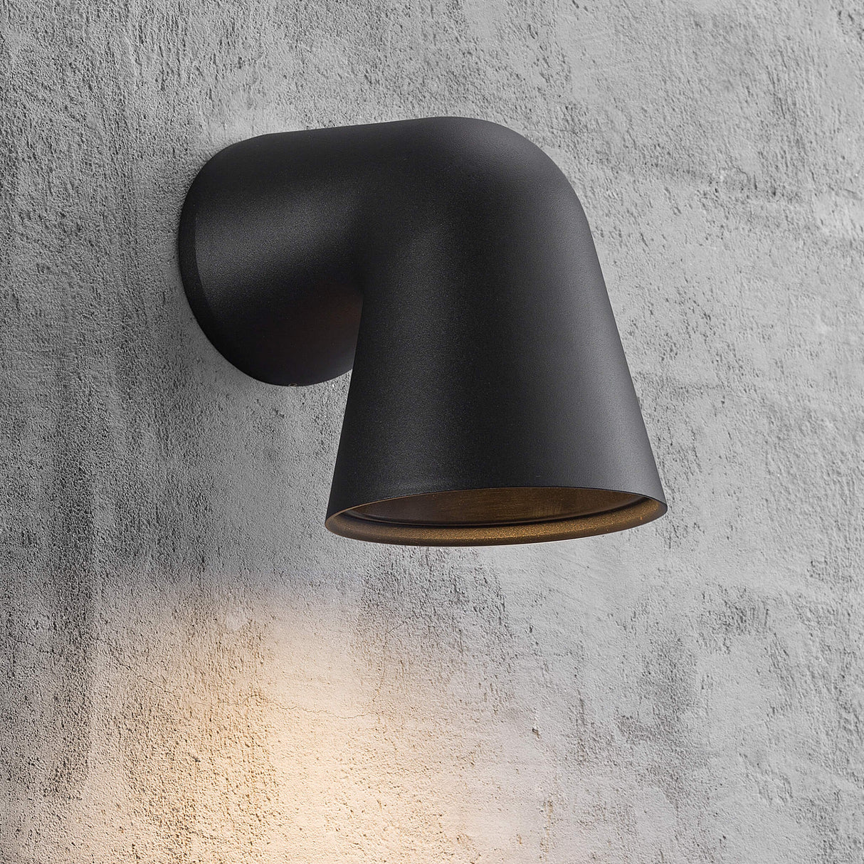 Grant Wandlamp Elegant Aluminium Ontwerp