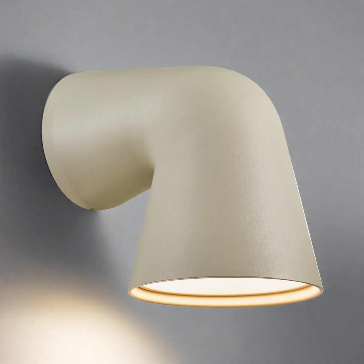 Grant Wandlamp Elegant Aluminium Ontwerp