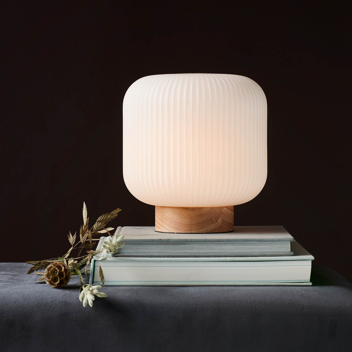 Elegant Witte Milford Tafellamp