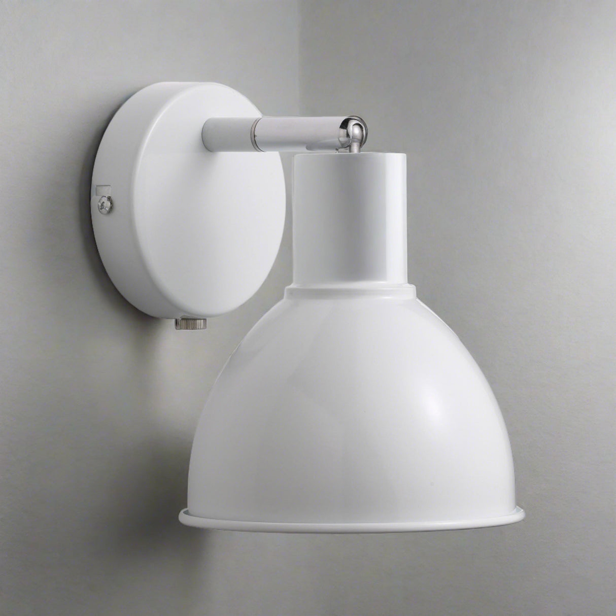 Verstelbare Pop Wandlamp met Messing Detail