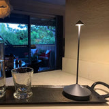 ZenLume - Dimbare Waterdichte LED Tafellamp | Minimalistisch Design voor Binnen en Buiten