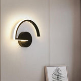 Elegante Minimalistische LED Wandlamp met Gebogen Design voor Modern Interieur