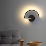 Elegante Minimalistische LED Wandlamp met Gebogen Design voor Modern Interieur