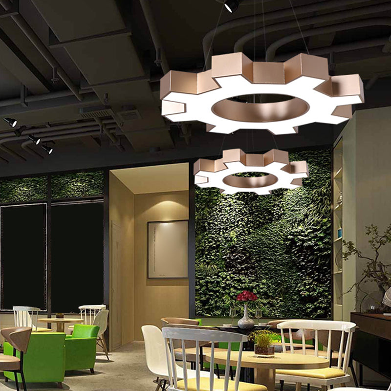 Gear Shaped Gym Hanglamp - Industriële LED Hanglamp met Metallic Afwerking voor Moderne Gyms en Sportzalen
