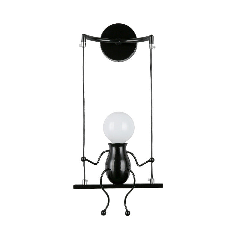 SwingDesign - Unieke Wandlamp met Schommelend Figuur, Modern en Speels Design voor Kinderkamer of Woonruimte