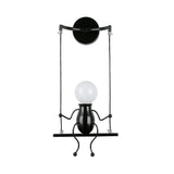 SwingDesign - Unieke Wandlamp met Schommelend Figuur, Modern en Speels Design voor Kinderkamer of Woonruimte