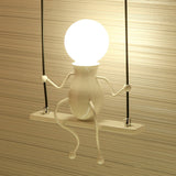 SwingDesign - Unieke Wandlamp met Schommelend Figuur, Modern en Speels Design voor Kinderkamer of Woonruimte