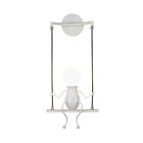 SwingDesign - Unieke Wandlamp met Schommelend Figuur, Modern en Speels Design voor Kinderkamer of Woonruimte