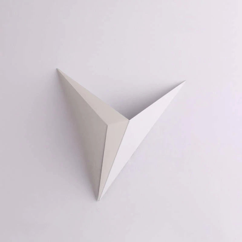 Minimalistische Driehoekige LED Wandlamp | Modern Design in Zwart/Wit | Perfect voor Woonkamer en Badkamer