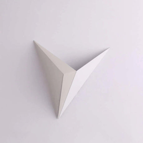 Minimalistische Driehoekige LED Wandlamp | Modern Design in Zwart/Wit | Perfect voor Woonkamer en Badkamer