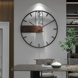 Robuuste Wandklok van Staal en Walnoot - Stijlvol Design voor Elk Interieur
