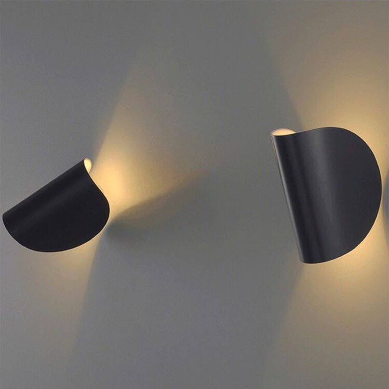 Moderne Geometrische LED Wandlamp voor Binnen/Buiten – Metalen Design in 4 Kleuren