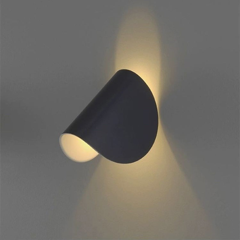 Moderne Geometrische LED Wandlamp voor Binnen/Buiten – Metalen Design in 4 Kleuren