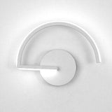 Elegante Minimalistische LED Wandlamp met Gebogen Design voor Modern Interieur