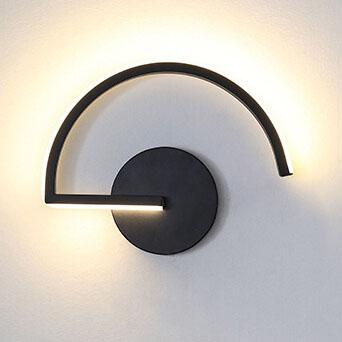 Elegante Minimalistische LED Wandlamp met Gebogen Design voor Modern Interieur