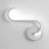 Elegante Minimalistische LED Wandlamp met Gebogen Design voor Modern Interieur