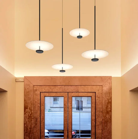 Moderne ElegantArc LED Ring Hanglamp - Minimalistisch Design voor Woonkamer & Eetkamer