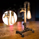 GearGlow - Steampunk Industriële Tafellamp met Verstelbare Elementen en Warm Licht