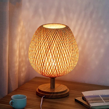 RustiekLicht - Vintage Bamboe Tafellamp | Handgemaakt & Duurzaam | Perfect voor Woonkamer & Slaapkamer