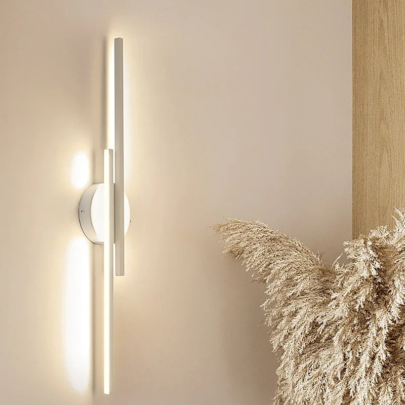 Moderne LED Wandlamp – Slank Dubbel Lijn Design voor Slaapkamer en Woonkamer | Zwart/Wit, Metalen Behuizing