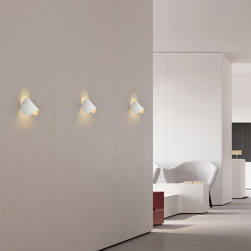 Moderne Geometrische LED Wandlamp voor Binnen/Buiten – Metalen Design in 4 Kleuren