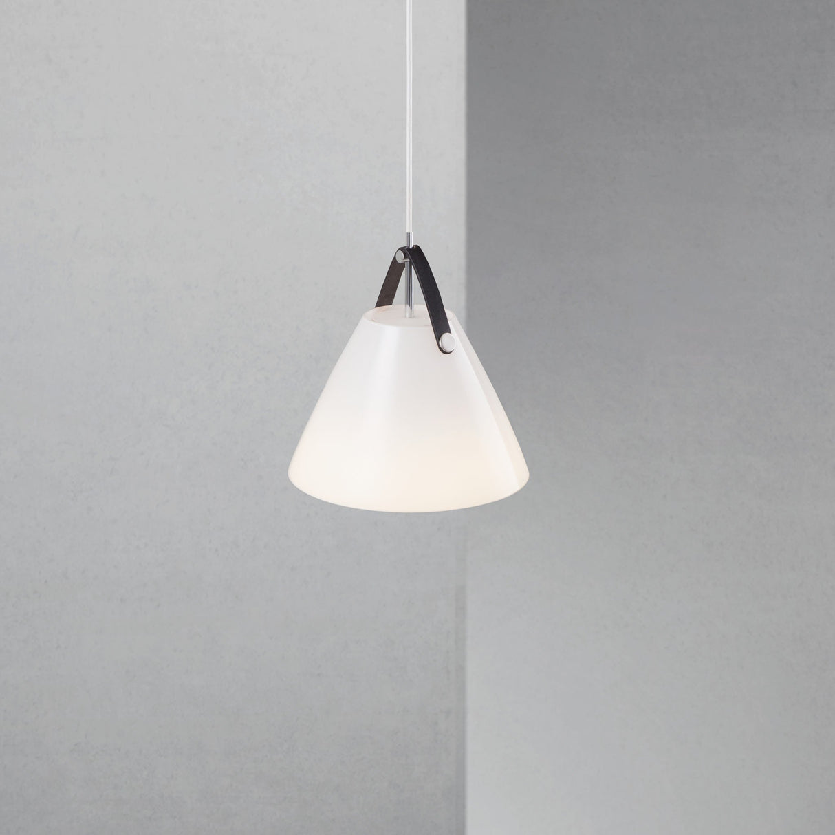 Industriële Hanglamp met Lederen Strap